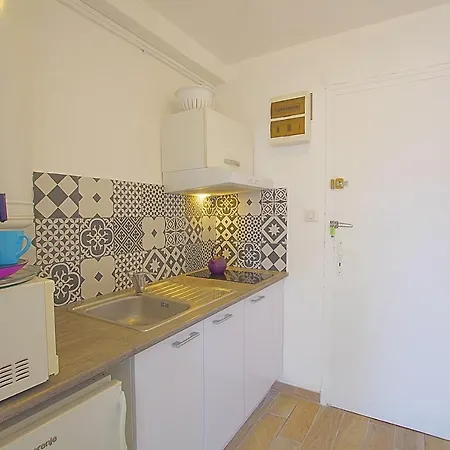 Apartment Beau Studio A 1 Minute De La